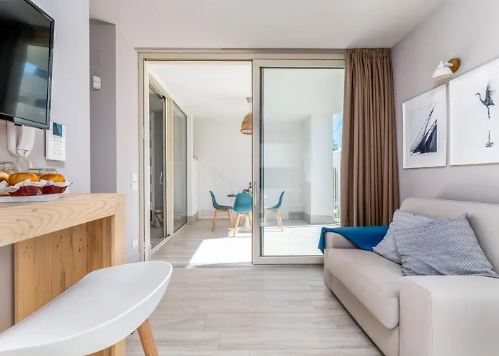 Mare Pescoluse- Design *